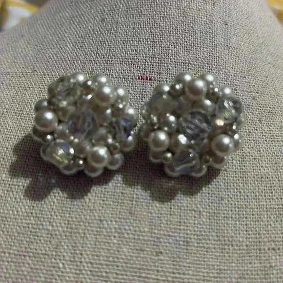 Japan‎ clip on earrings - Picture 1 of 2